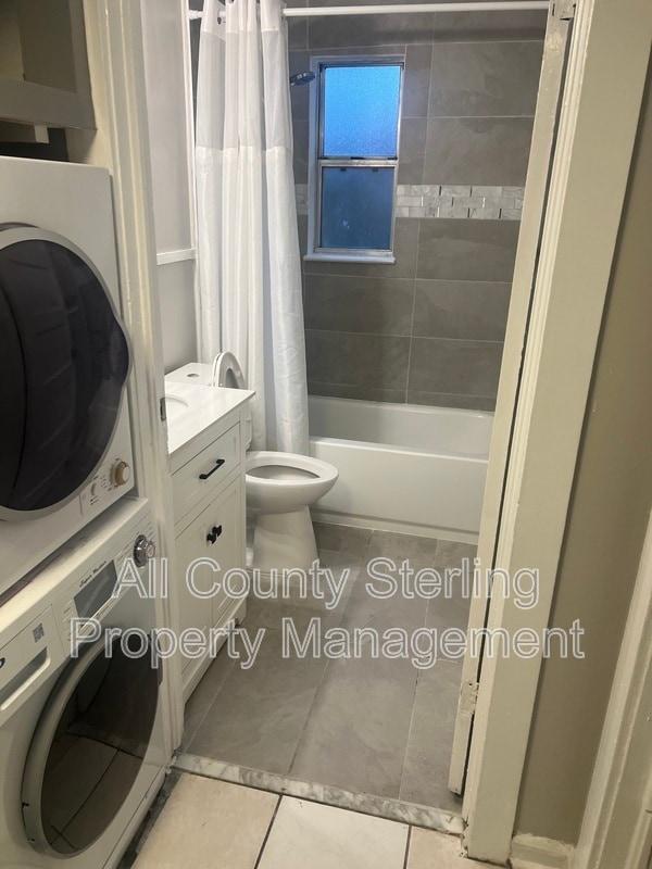 Building Photo - 521 SE 14th Terrace