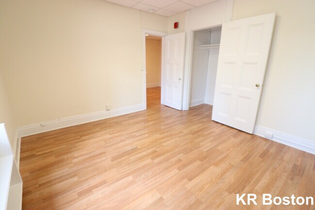 Building Photo - 150 Boylston St