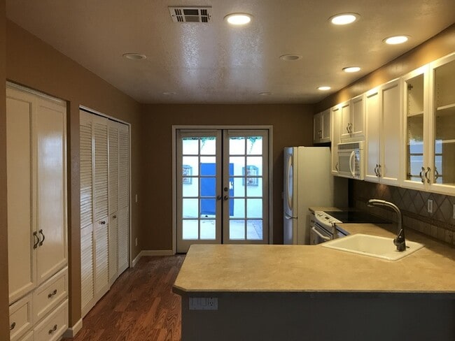 Building Photo - San Roque 3 Bedroom Townhouse - Available Now