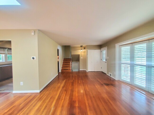 Building Photo - 4517 Mayfield Dr