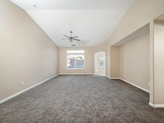 Building Photo - Beautiful Single-family home!