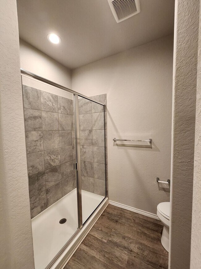 Building Photo - 3/2/2 in House Spring Valley / Luxury Vinyl Plank Through Out (NO Carpet) / Fenced in Yard / CISD...