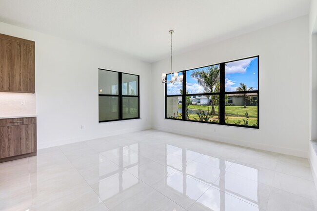 Building Photo - 9451 Riverside Pk Dr