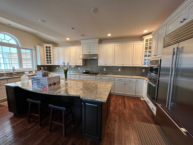 Building Photo - 124 Odyssey Dr