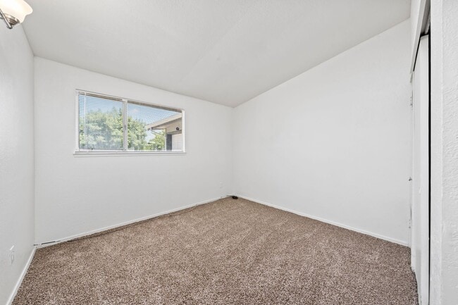 Building Photo - Charming 3 bedroom 2 bath home in Sacramento!