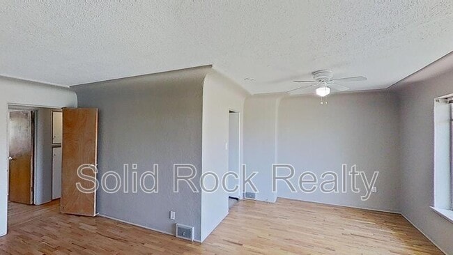 Building Photo - 1520 E Pikes Peak Ave
