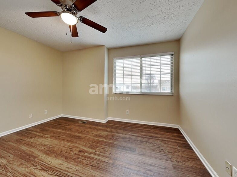 Building Photo - 210 Waterstone Dr