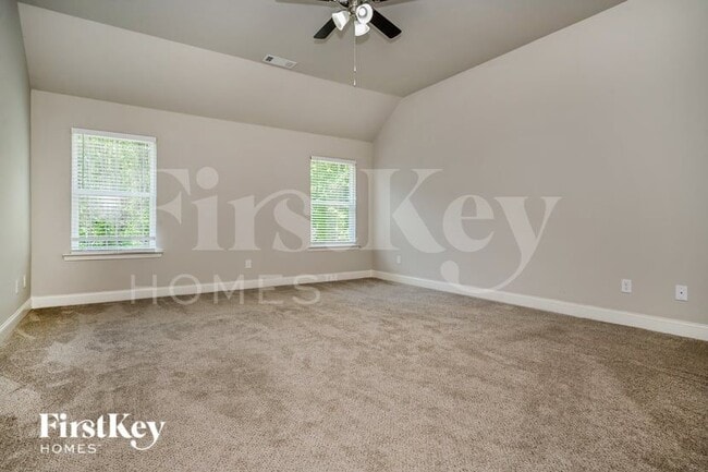 Building Photo - 215 Cheshire Dr