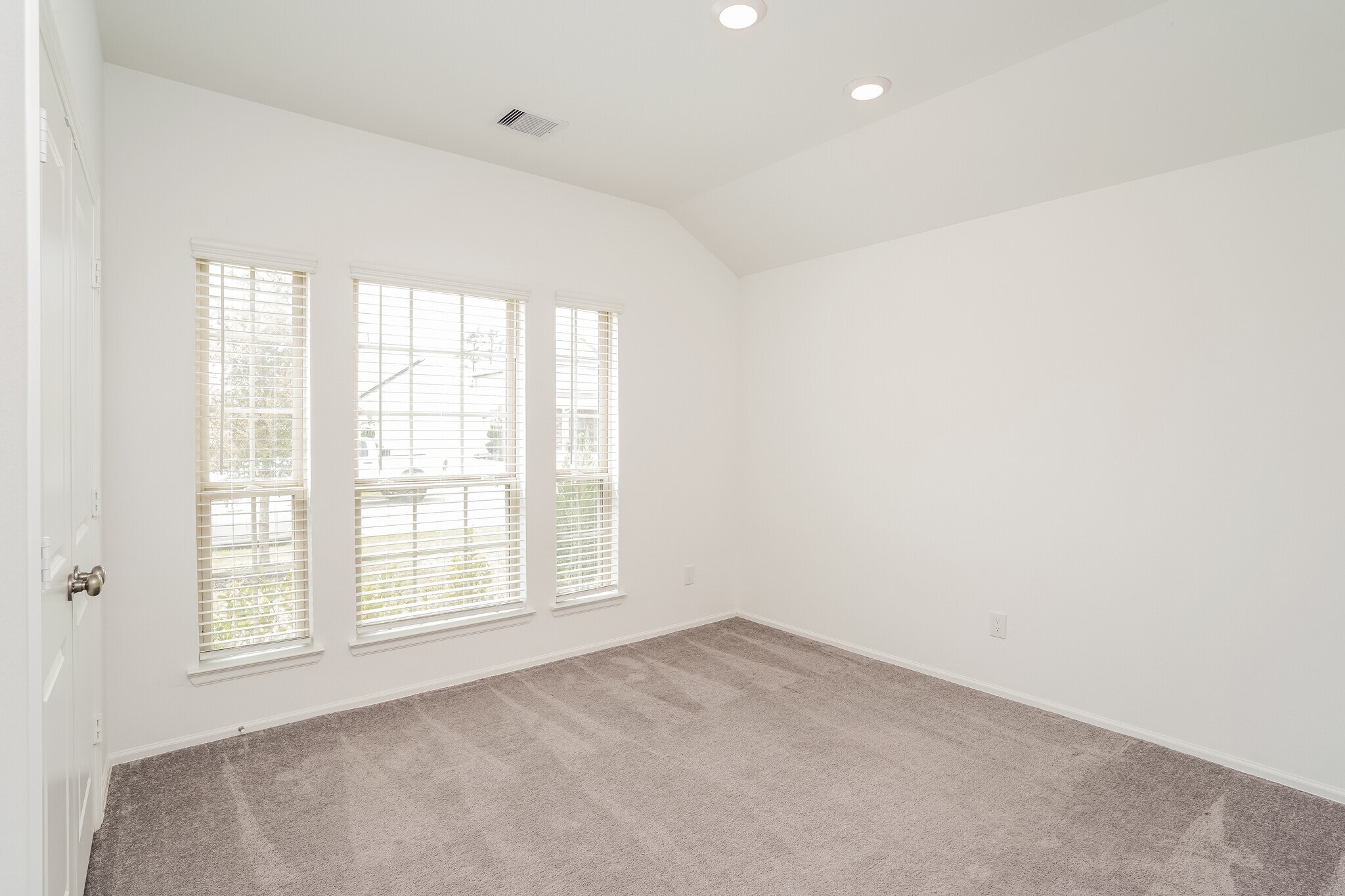 Building Photo - 310 Pickwick Gdns Ln