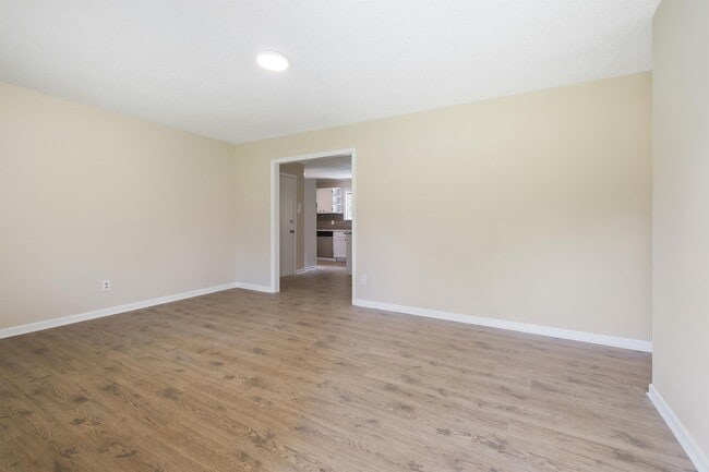 Building Photo - 4580 Rainbow Dr