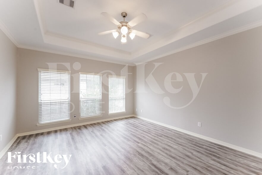 Building Photo - 3215 Holly Thicket Dr