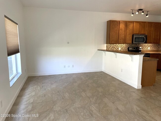 Building Photo - 2600 Revolution St