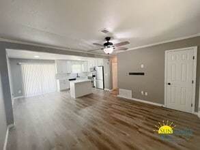 Building Photo - Charming 3 Bedroom Home in Crestview!