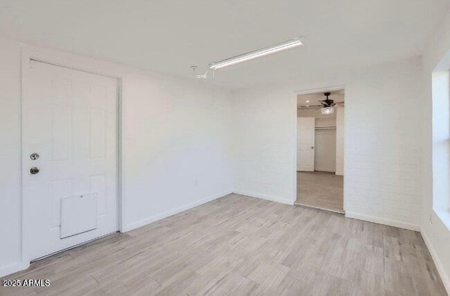 Building Photo - 5827 N 22nd Dr