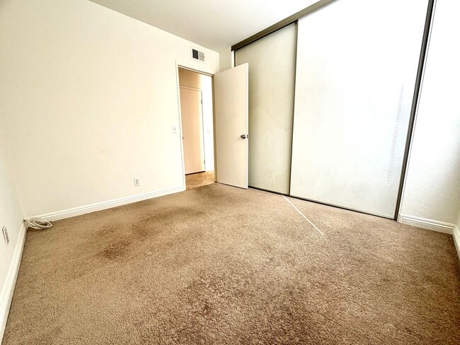 Building Photo - 3 Bedroom spacious home in Irvine (Northwood Glen)