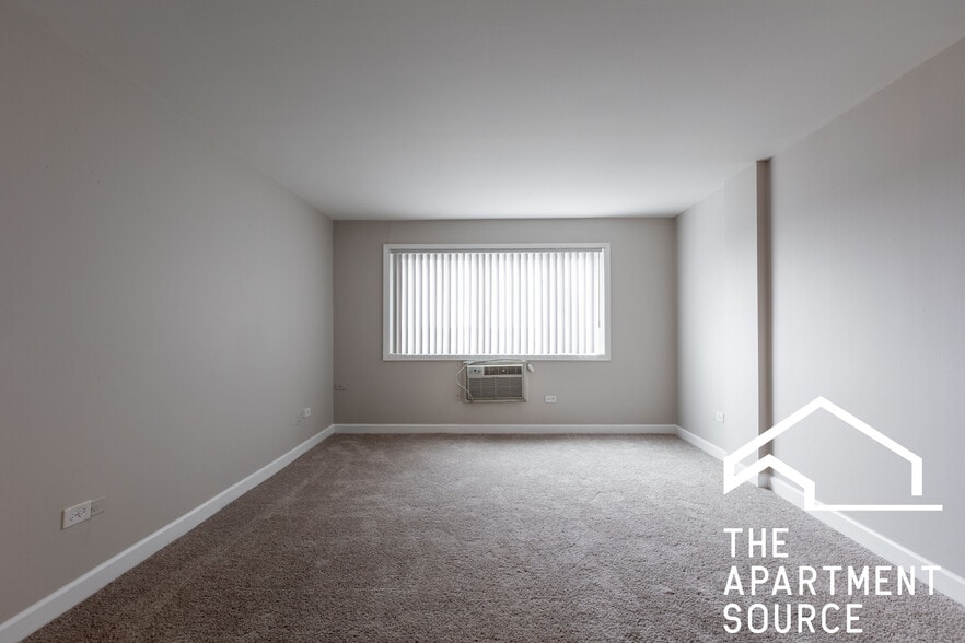 Primary Photo - 7308 W North Ave