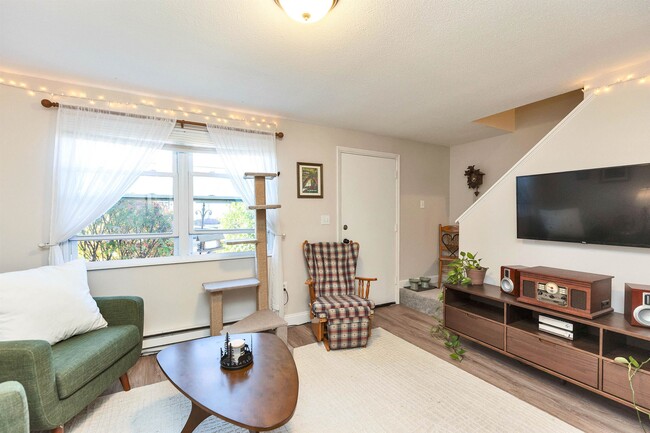 Building Photo - 147 Beech St