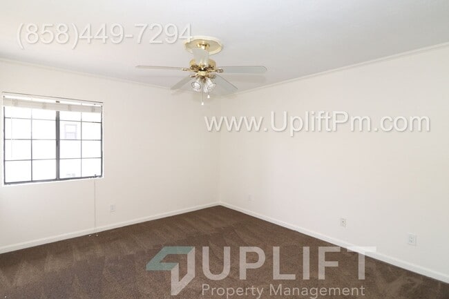 Building Photo - 2 Bed, 2 Bath w/ garage & fireplace