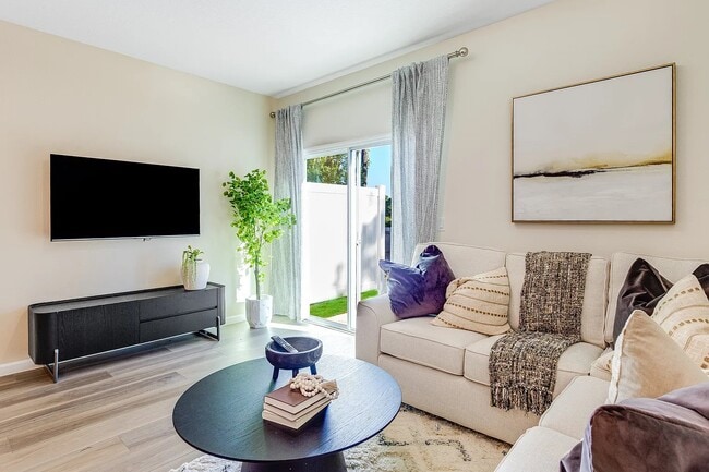 Primary Photo - 567 Holly Lks Dr