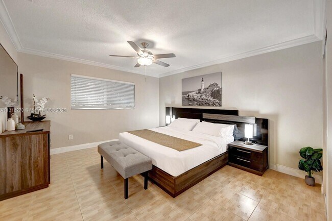 Building Photo - 825 Harrison St