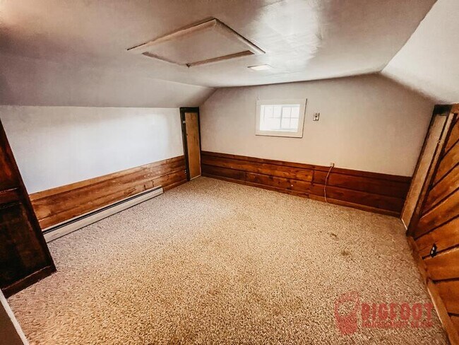Building Photo - 4015 Green Meadow Dr
