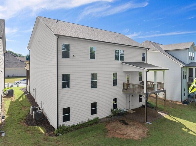 Building Photo - 4656 Silver Oak Dr SW