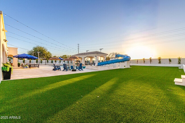 Building Photo - 2506 S 186th Dr