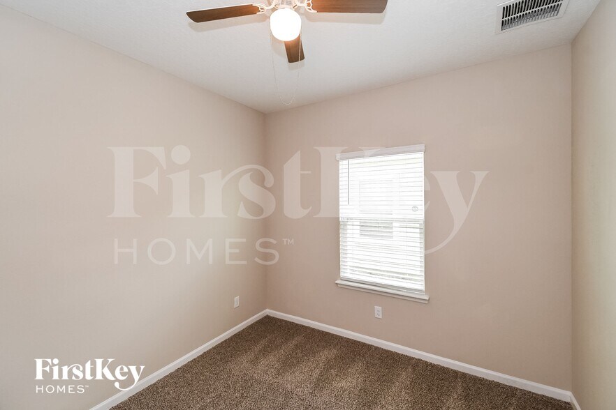 Building Photo - 10963 Haws Ln