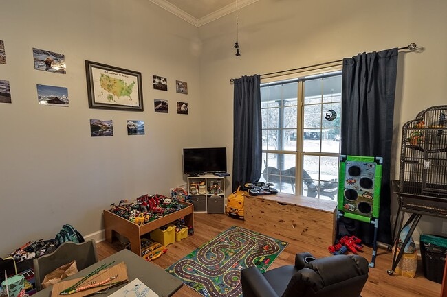 Building Photo - Welcome Home!