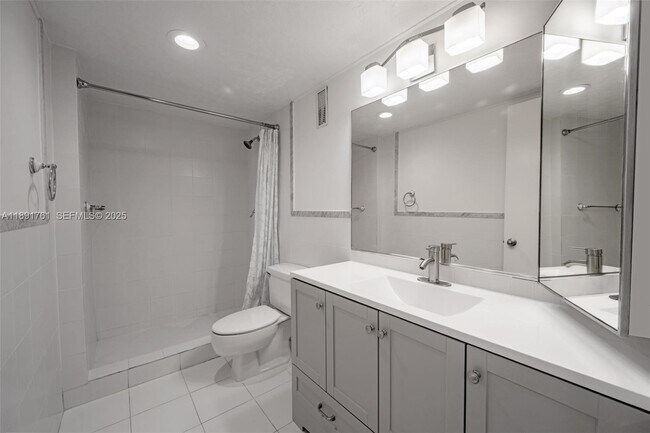 Building Photo - 1300 NE Miami Gardens Dr