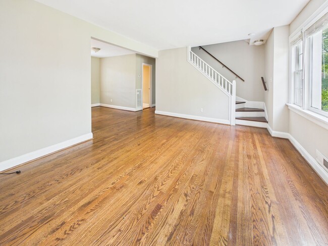 Building Photo - 8410 Weldon Dr