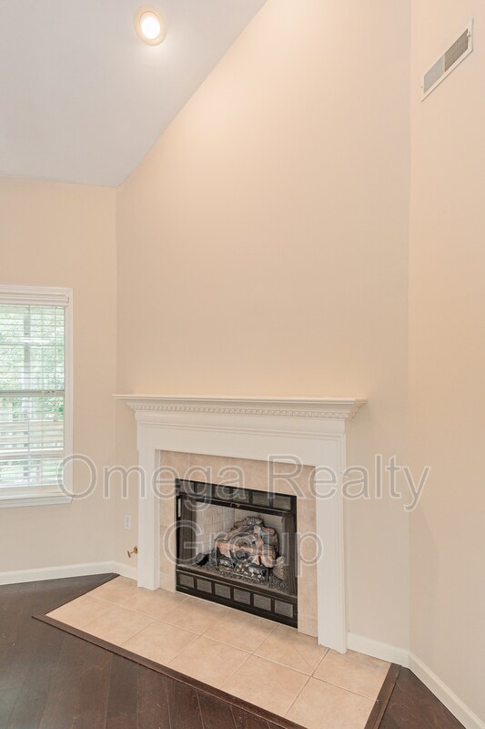 Building Photo - 686 Old Cahaba Dr