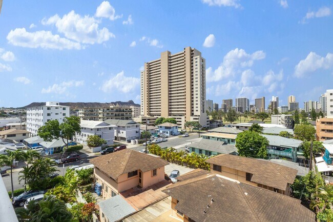 Building Photo - 754 Ekela Ave