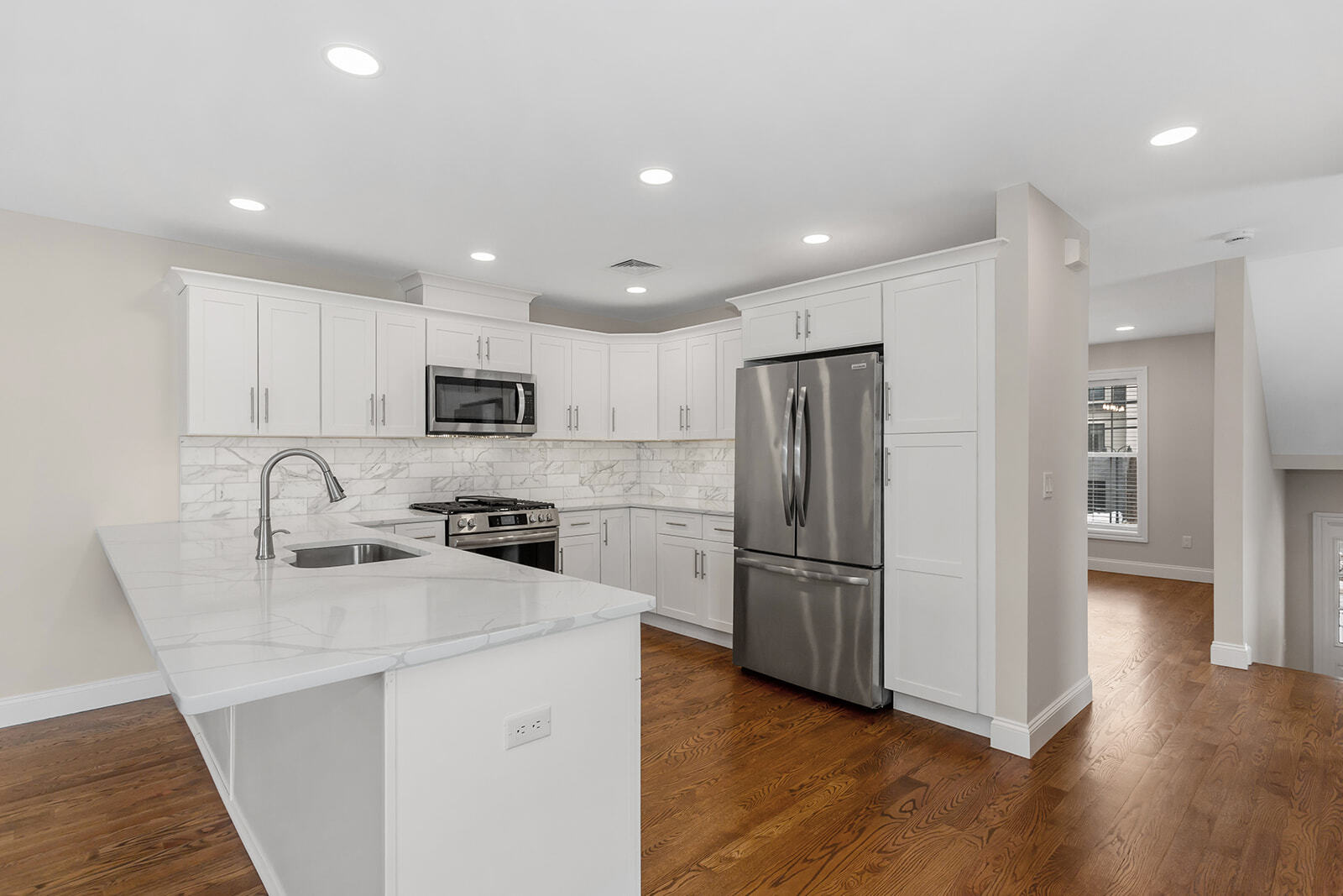 Building Photo - 20 Zazzetti St