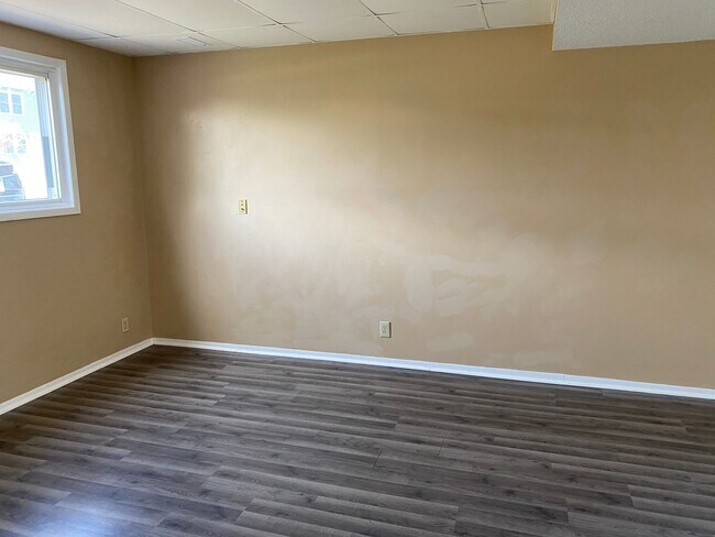 Building Photo - 720 7th St