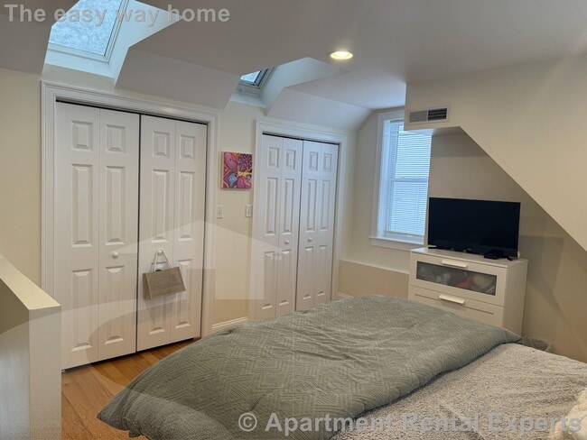 Building Photo - 11 Winthrop Ct