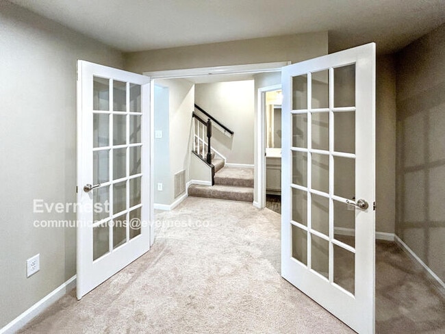 Building Photo - 3934 Grove Point Dr