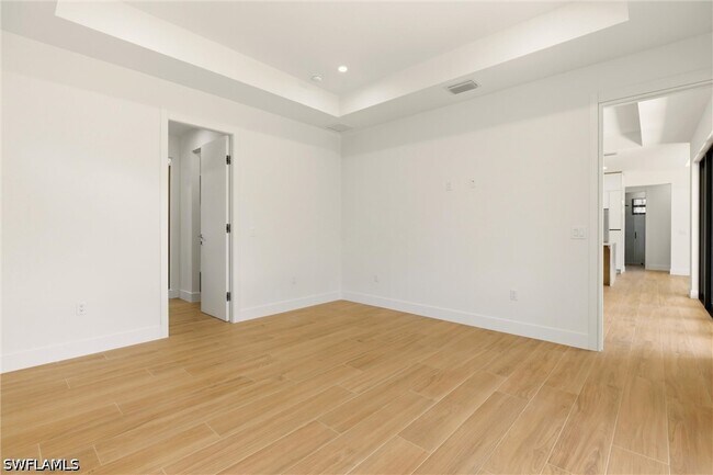 Building Photo - 1514 47th Ave NE