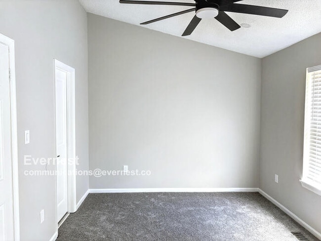 Building Photo - 875 St Michaels Dr