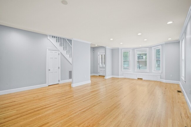 Building Photo - 11 Elmwood Ave