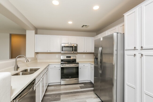 Building Photo - 22518 W Cocopah St