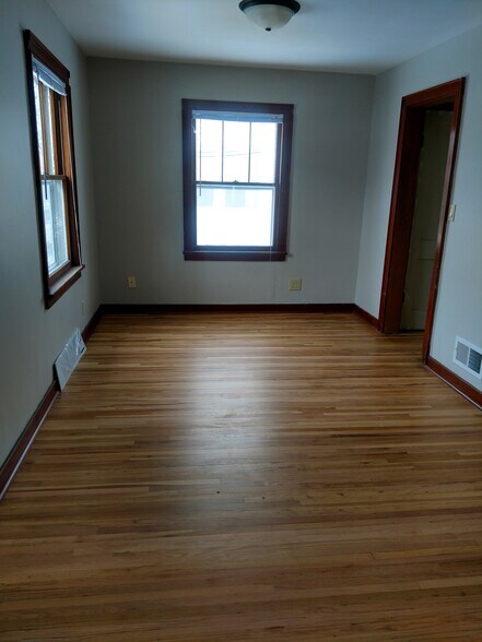 Building Photo - 414 Grand St