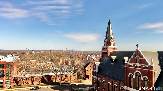 Building Photo - 34-36 Charter Oak Pl