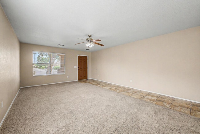 Building Photo - 33856 N Cherry Creek Rd