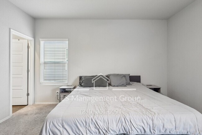 Building Photo - 7145 Pisces Wy