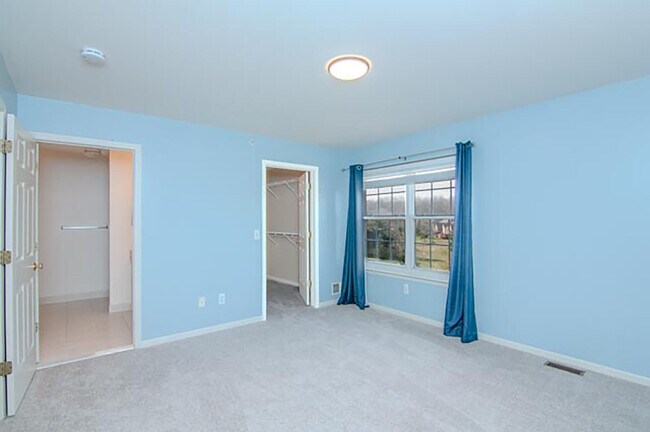 Building Photo - 448 Cherry Orchard Rd