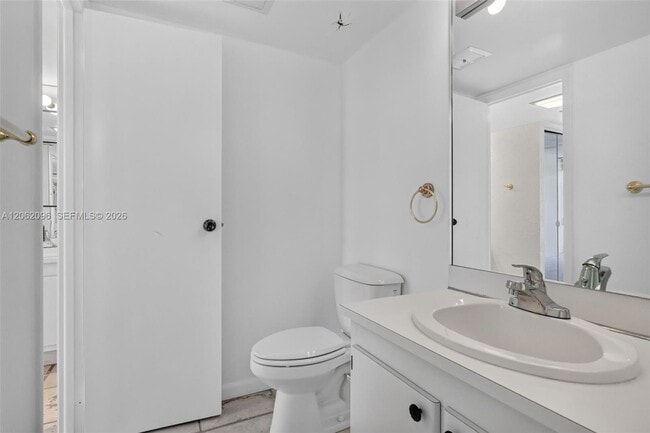 Building Photo - 20335 W Country Club Dr