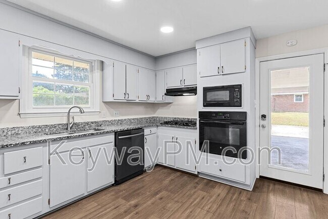 Building Photo - 2574 Richmond Hill Rd