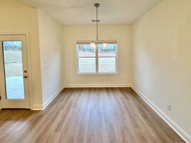 Building Photo - Now Leasing A 5 Bedroom 3 Bath Home In Olive Branch @ Southbranch