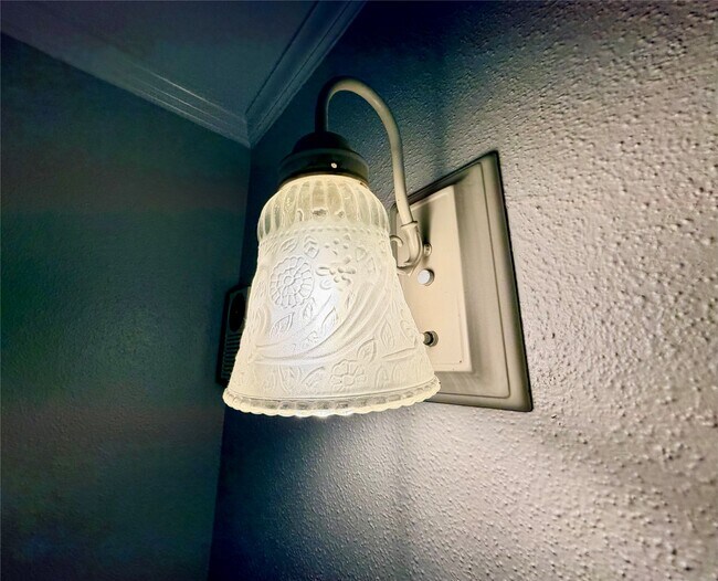 Building Photo - 811 Threadneedle St